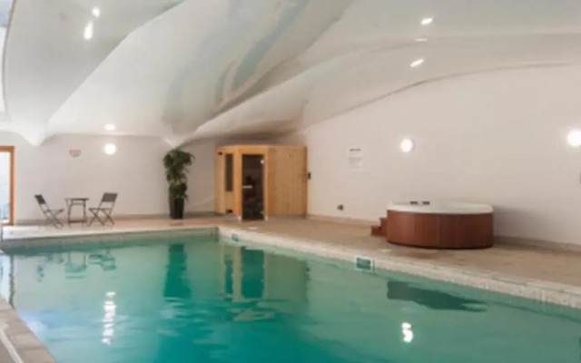 Cape Cornwall golf & Leisure