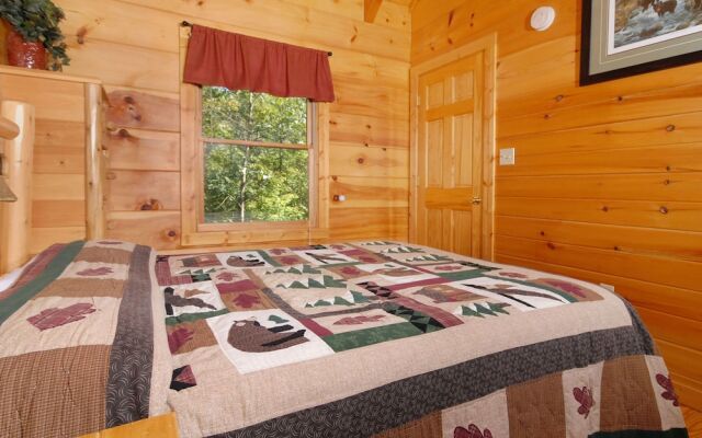 Mountain Lake Hideaway by Heritage Cabin Rentals