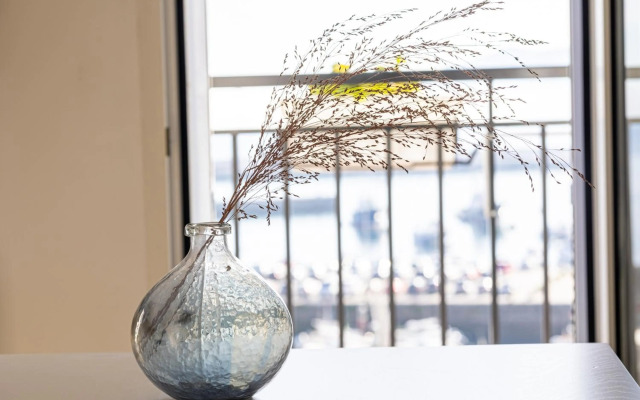 Torrontero con vistas al mar