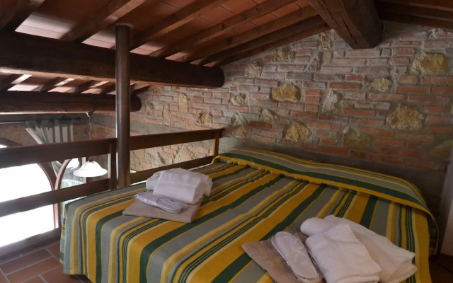 Romola Retreat: Tuscan Escape