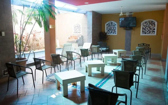 Tropical Inn