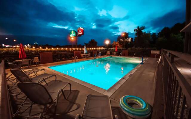 La Quinta Inn & Suites by Wyndham Festus - St. Louis South