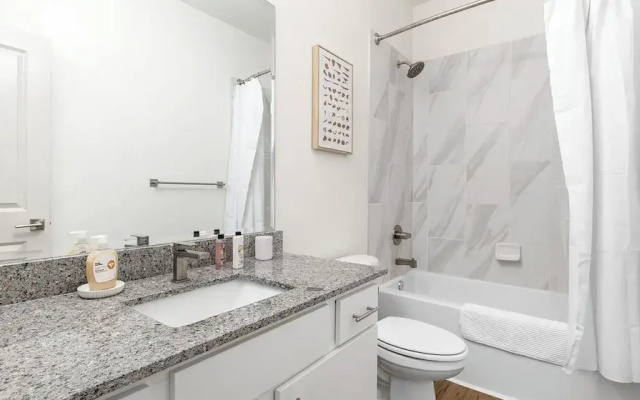 Landing Apartments Waller