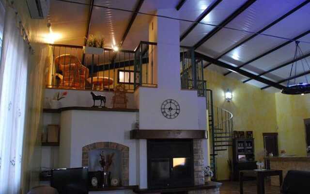 House With 5 Bedrooms in Daimiel , With Private Pool, Furnished Garden