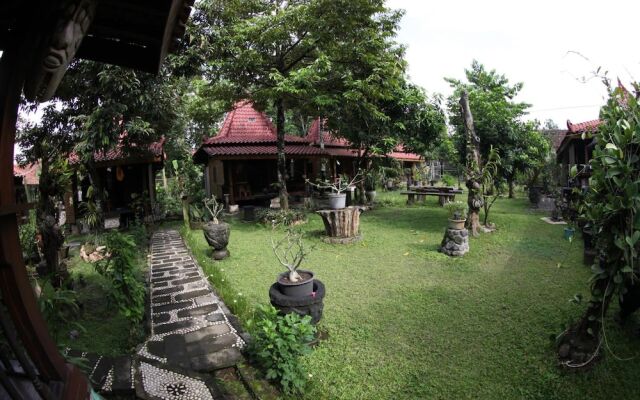 Omah Garengpoeng Guest House