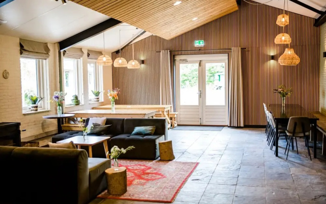 De Jister Groepshuis aan het Water Voor 30-62 Personen