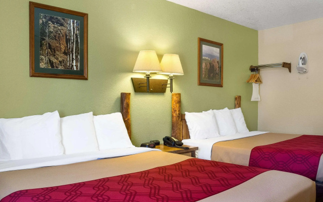 Econo Lodge Custer