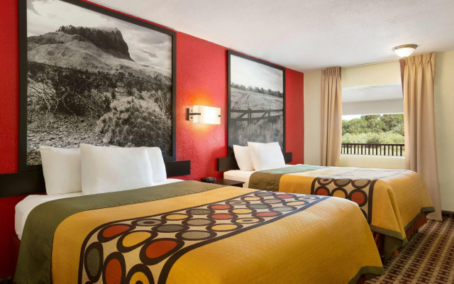 Super 8 by Wyndham Corsicana