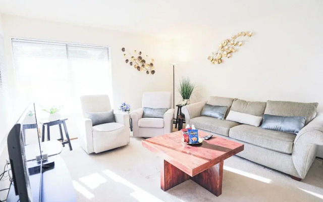 Spacious 3 BR 2B House Sunnyvale Park