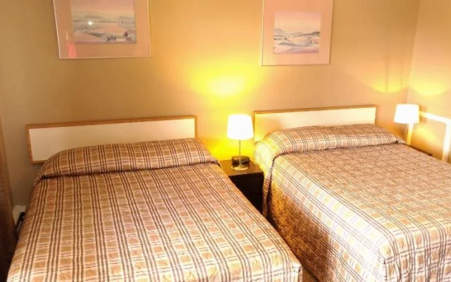 Maple Leaf Motel