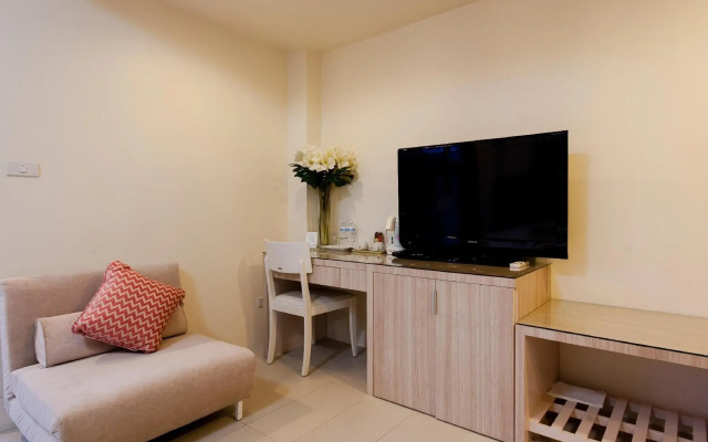 Amici Miei Hotel (SHA Certified)