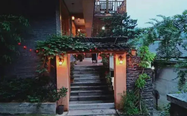 Cloud Layer Above the Clouds Inn