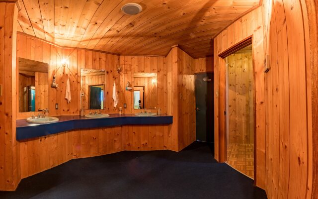 Hooting Owl Lodge