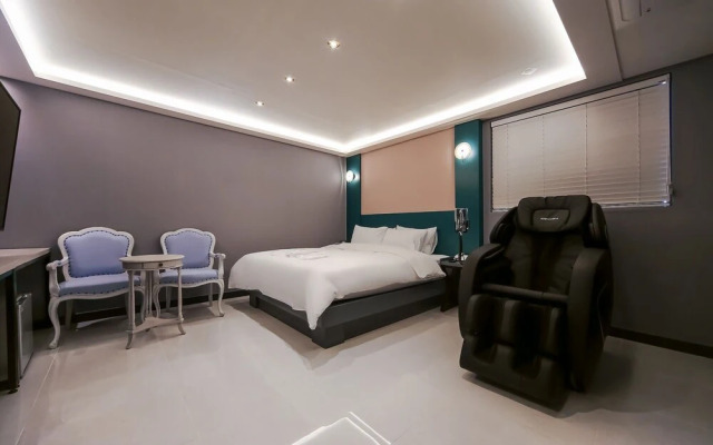 Bonri-Dong Daegu Hotel Here I Am