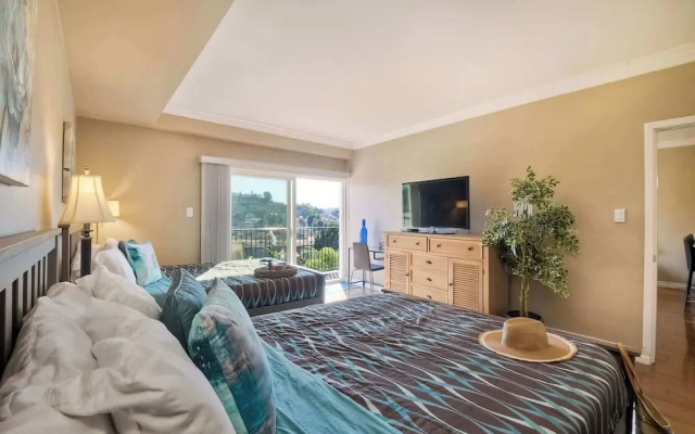 Southern Exposure w/ Private Balcony