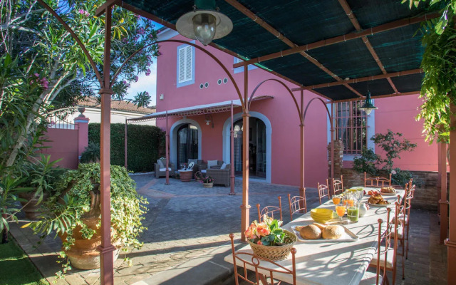 Villa in Fabbrica With Pool & Vineyard Views