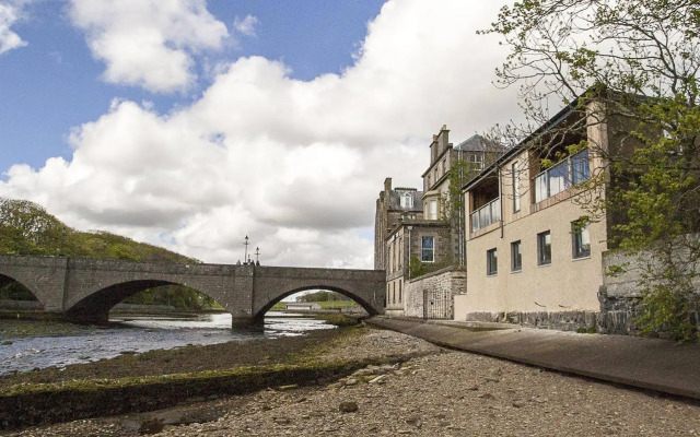 Riverside Apartments