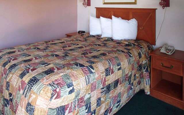 Rodeway Inn Leesburg Chain of Lakes