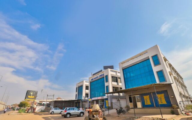 Oyo 24444 Hotel Rudrax