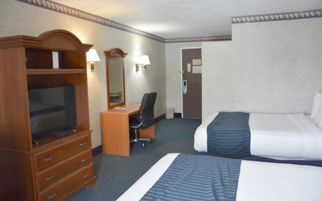 Travelodge by Wyndham Milwaukee