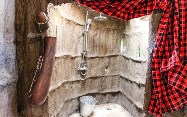 Original Maasai Lodge - Africa Amini Life