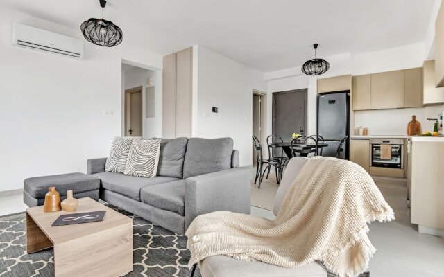 Sanders Only - Lovely 1-bdr Apt With two Balconies