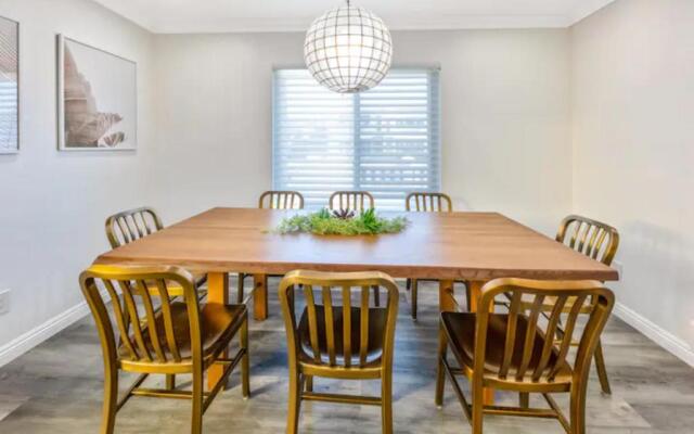 LuxuryTownhome.3Blks2Beach.E-Bikes.75”4kTV