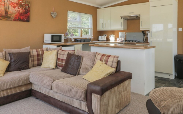 Impeccable 3-Bed Lodge At Cayton Bay Holiday Park