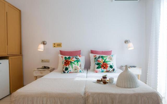 Polemis Studios & Apartments