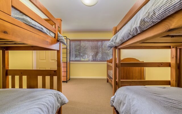 LOCH RETREAT - 550m TO TOWN