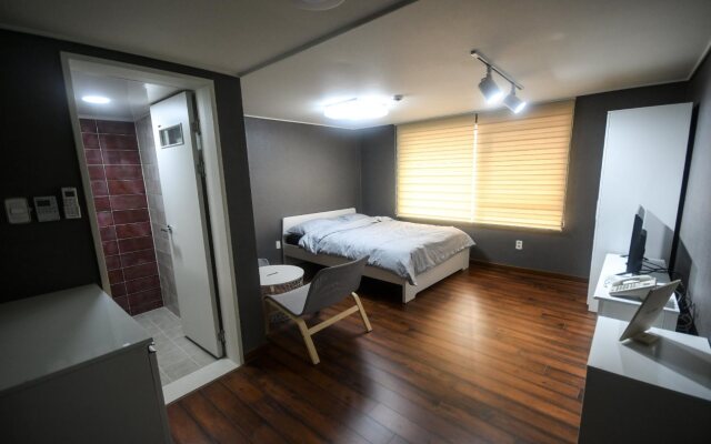 BLUEHUM Guesthouse - Hostel