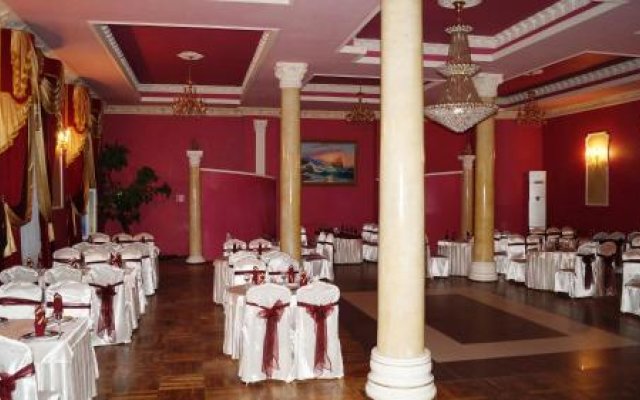 Mirazh restaurant-hotel complex