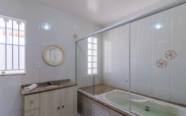 3BR House w/ Pool & Bbq, 500m Beach Rua0226