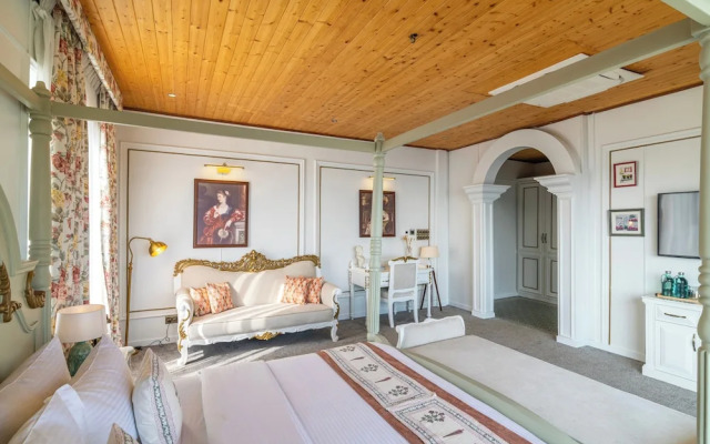 The English Country House