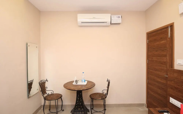 OYO 27743 Hotel Platina
