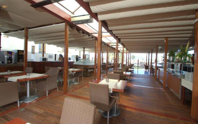 Apartahotel Folias