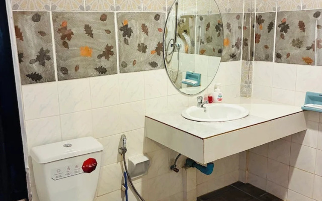 Apartment Wat Sawang Arom 09