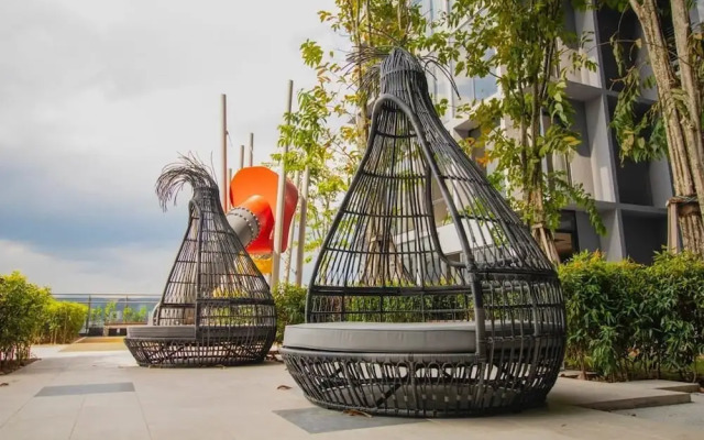 Expressionz Professional Suites by Rsq