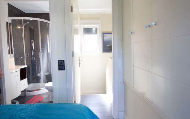 Nice house with heated pool and tennis course