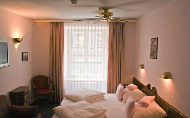 ROESLI Guest House