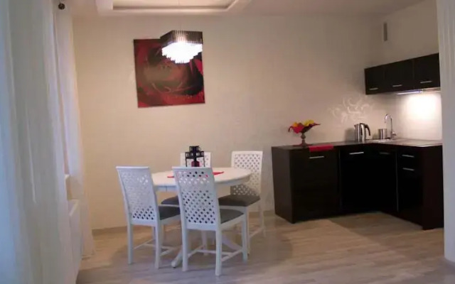 Rezydencja Pod Dębami - SunSeasons24