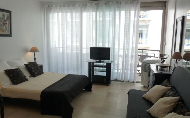 Two Bedroom Martinez Croisette