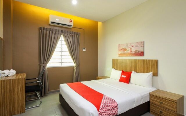 OYO 89839 Riaz Hotel