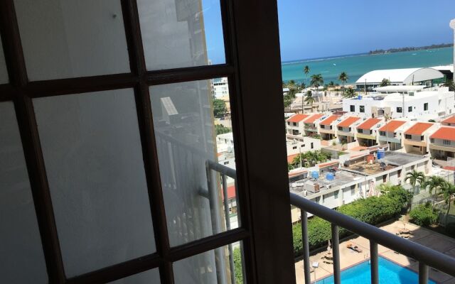 Isla Verde by the Sea Apartment