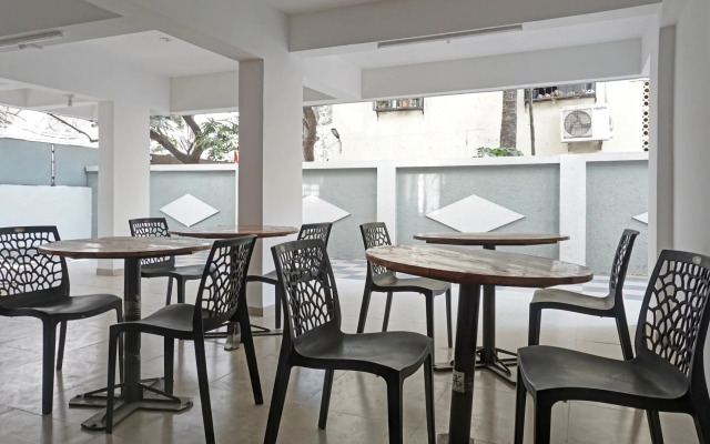 Collection O 86156 Safron Inn