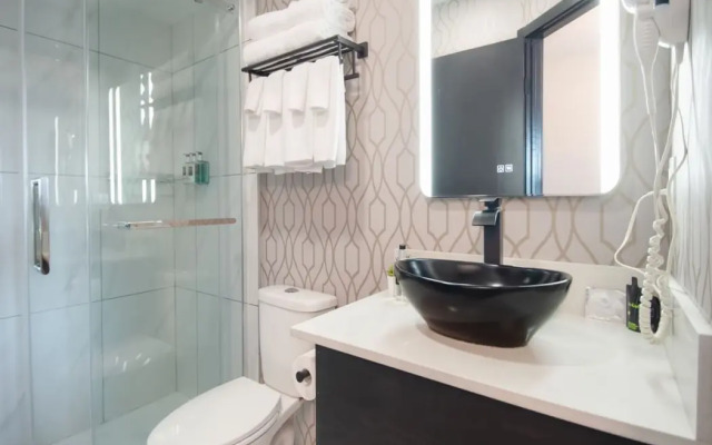 Coast Courtenay Hotel