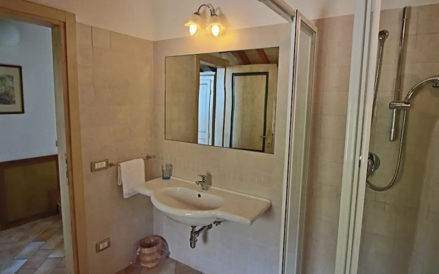 Quaint Farmhouse in Trevi With Swimming Pool