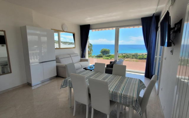Felloniche Apartment Sea View
