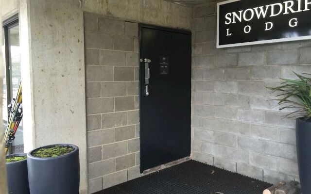 Snowdrift Lodge