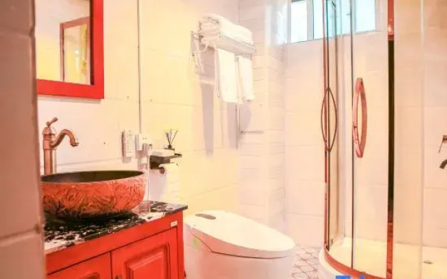Shangri-La Xinjiapo Boutique Homestay (Dukezong Ancient City Branch)